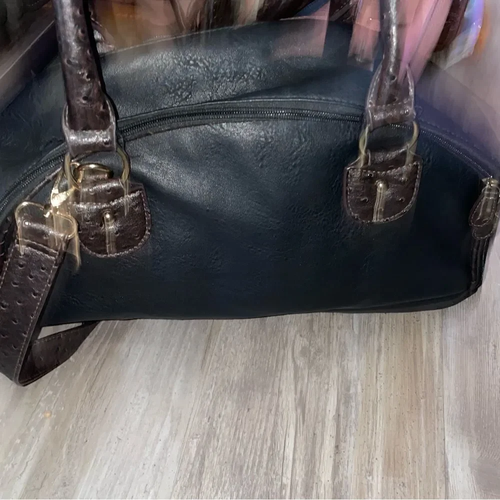 New Bueno dog tote-carrier with on board storage